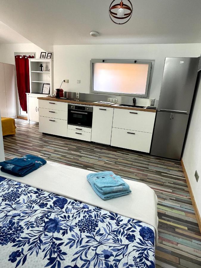 Le 9Ieme Entracte Hotel Марсилия Екстериор снимка
